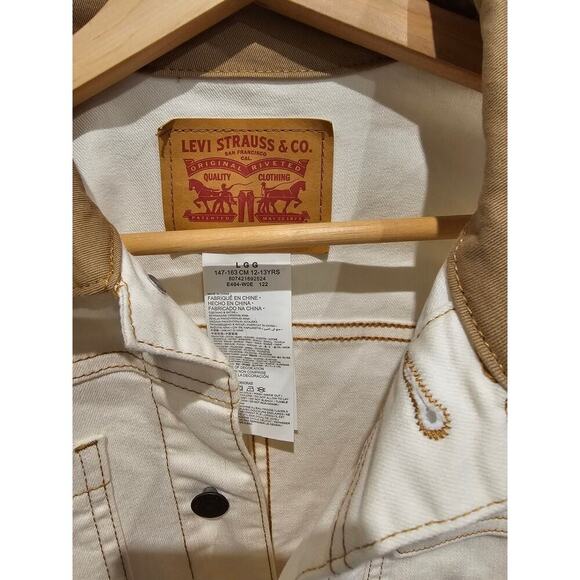 Levi's® Premium
Trucker Jacket sz white sz Large 12-13 teens - Picture 3 of 3